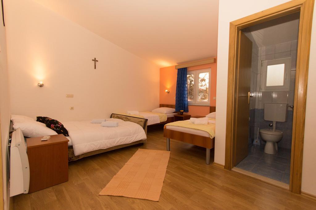 Casa Del Pellegrino M&A - Ostojici Hotel Međugorje Kamer foto